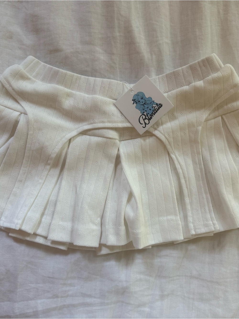 Blondita pleated mini skort